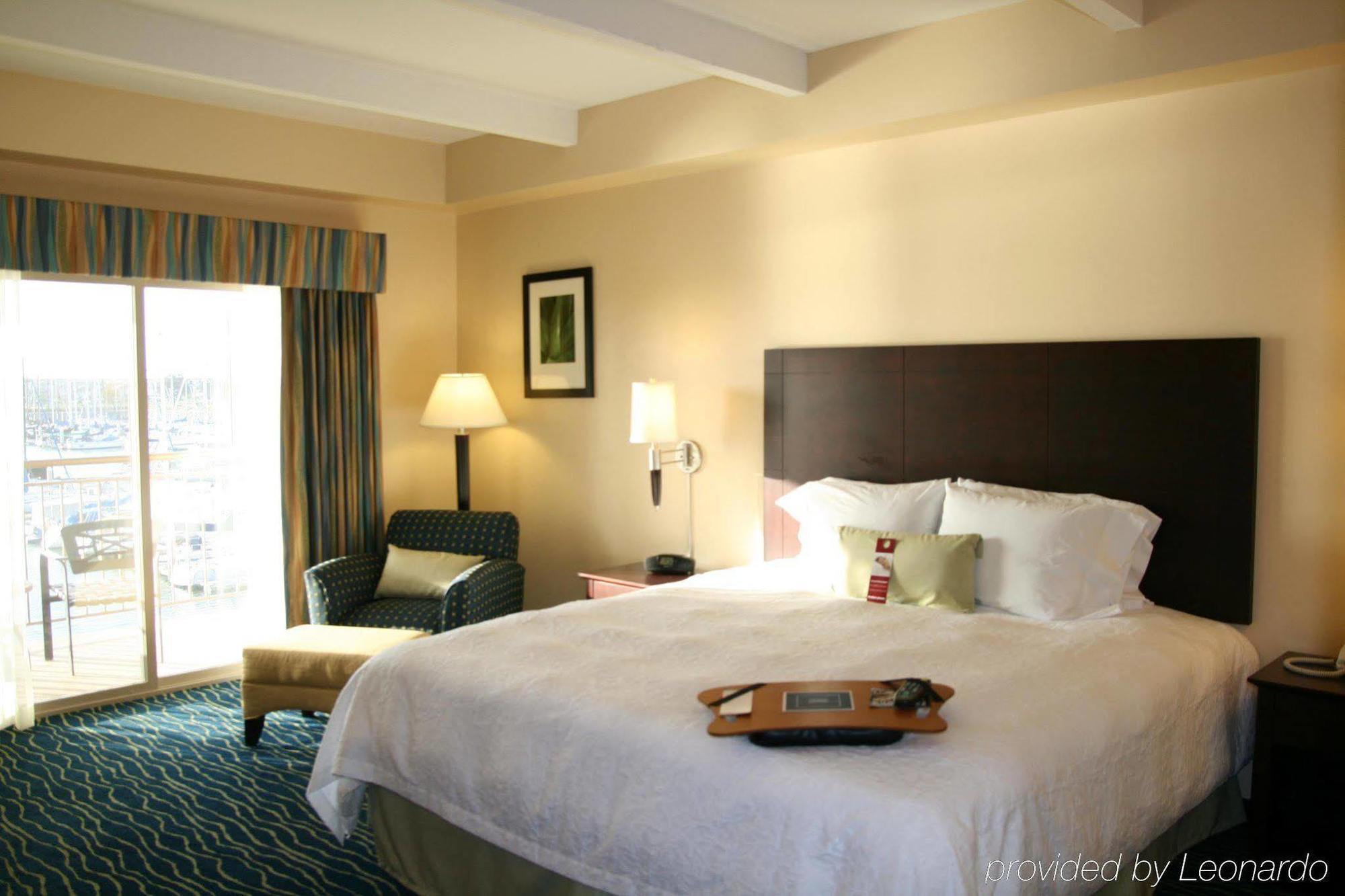 Hampton Inn Channel Islands Harbor Окснард Номер фото